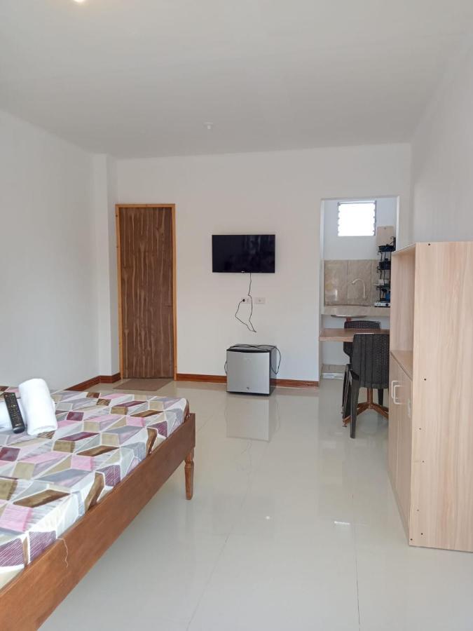 آنغلوس __Aplaridel Inn Suites__ المظهر الخارجي الصورة