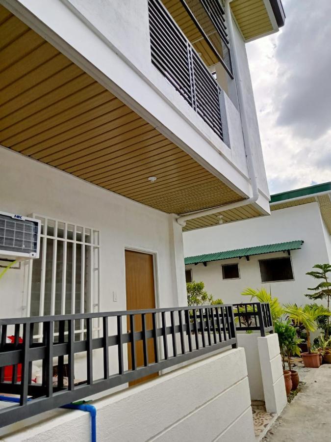 آنغلوس __Aplaridel Inn Suites__ المظهر الخارجي الصورة