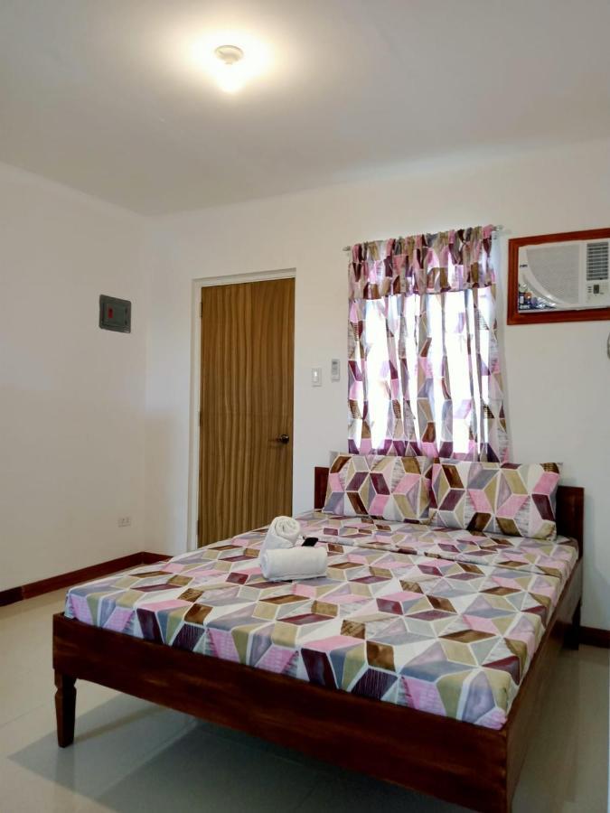 آنغلوس __Aplaridel Inn Suites__ المظهر الخارجي الصورة