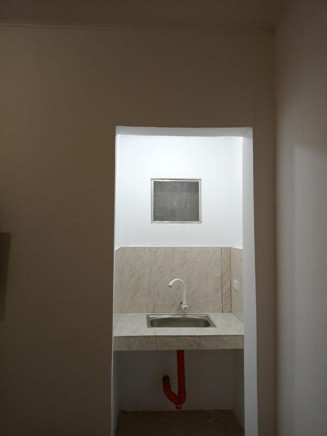 آنغلوس __Aplaridel Inn Suites__ المظهر الخارجي الصورة