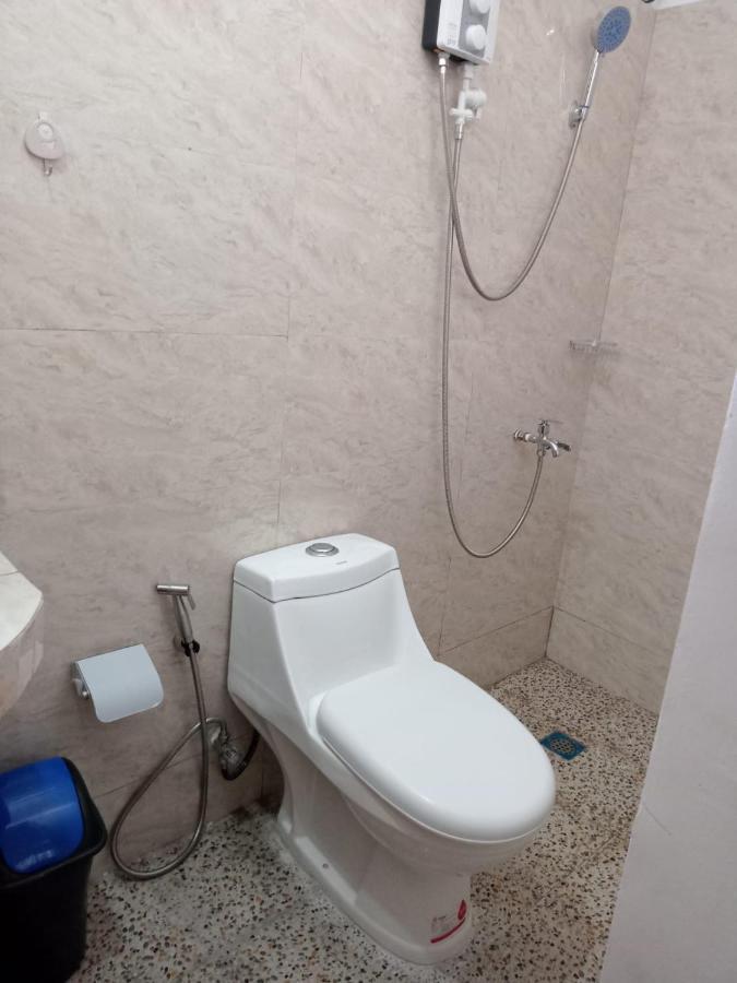 آنغلوس __Aplaridel Inn Suites__ المظهر الخارجي الصورة