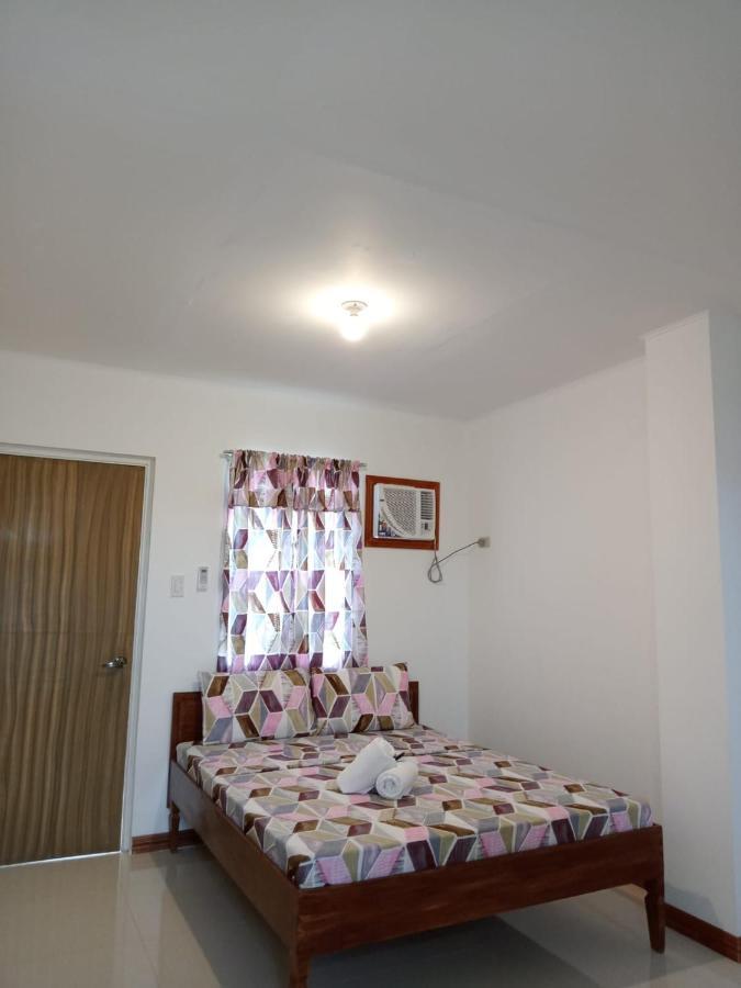 آنغلوس __Aplaridel Inn Suites__ المظهر الخارجي الصورة