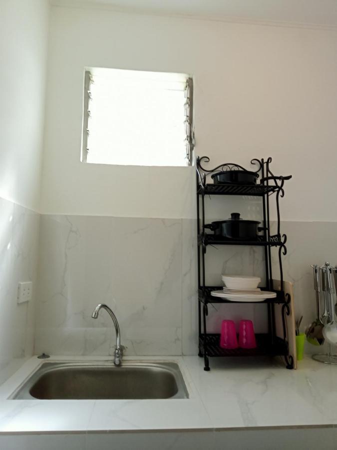 آنغلوس __Aplaridel Inn Suites__ المظهر الخارجي الصورة